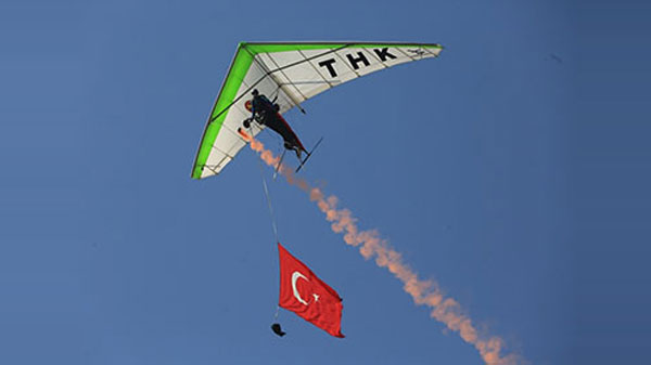 Motorlu yelkenkanat