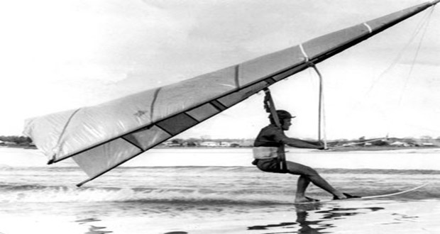 Su kayakları kullanılarak yelkenkanat uçuşu – 1966